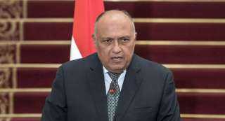 وزير الخارجية يعود إلى القاهرة قادمًا من سلطنة عُمان