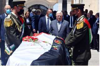 الرئيس الفلسطينى يشارك فى مراسم تشييع جثمان شيرين أبو عاقلة