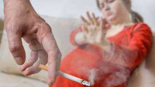 منها التدخين والرياضة.. عادات تؤثر على فرص الحمل لدى النساء