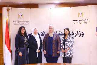 وزيرة التضامن توقع بروتوكول تعاون مع مؤسسة ساويرس لتنمية دور الأيتام