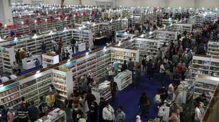 معرض القاهرة الدولي للكتاب يتخطى الثلاثة ملايين زائر حتى يومه قبل الأخير