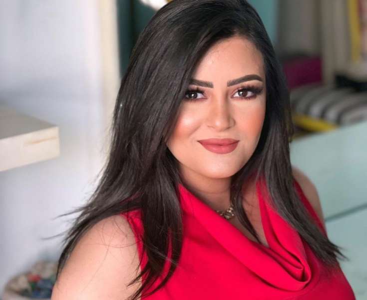 الإعلامية نانسي القاضي
