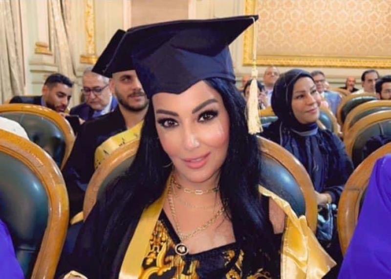 الفنانة سمية الخشاب