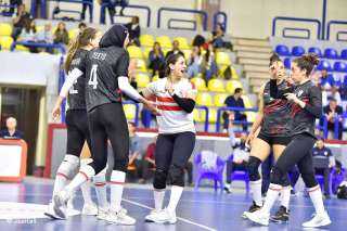 سيدات الزمالك يهزمن نافال النيجيري ويتأهلن لنصف نهائي بطولة أفريقيا للطائرة