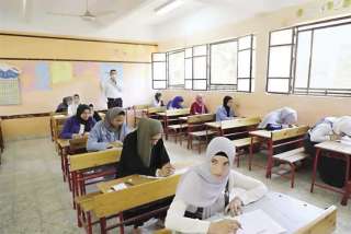 تداول أسئلة امتحانات الدبلومات الفنية بعد بدء لجنة الاختبار