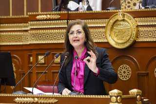 وزيرة التخطيط: وقف القروض الجديدة من الخارج إلا بشروط ميسرة