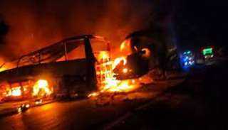 إصابة 22 شخص في نشوب حريق بأتوبيس بطريق «الشلاتين - أبو رماد»