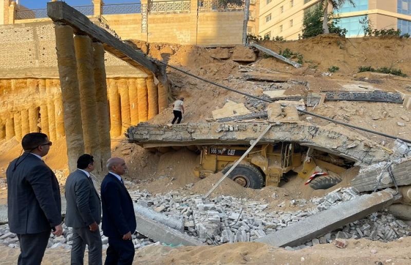 انهيار سور مبنى مجمع النيابات بالقاهرة الجديدة