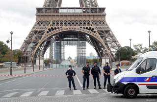 إخلاء برج إيفل بفرنسا بعد تهديد بوجود قنبلة