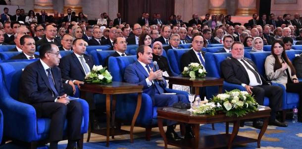 ”السيسي“: وزراء حكومة مدبولي يتحدثون عن الإنجازات وأنا أتحدث عن التحديات