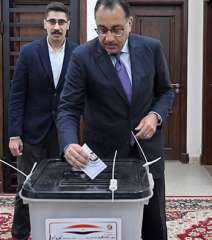رئيس الوزراء عقب الإدلاء بصوته: العاصمة الإدارية إنجاز عظيم بأيادي مصرية