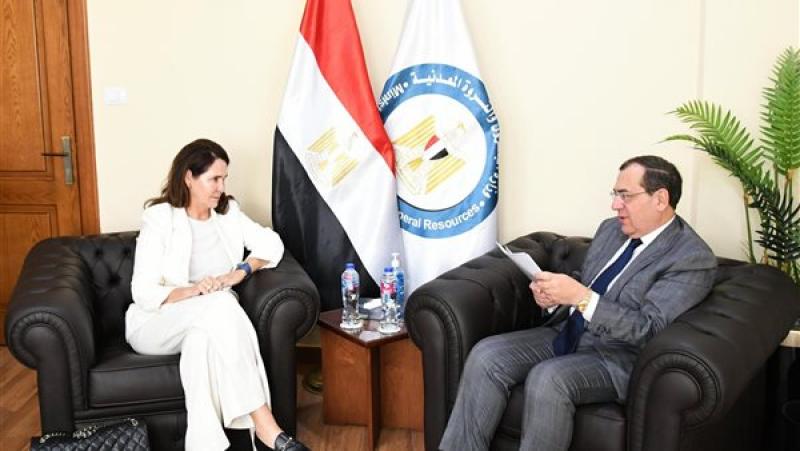 وزير البترول خلال المباحثات مع بى بى البريطانية