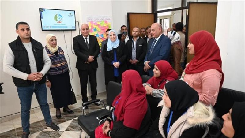 وزيرة التضامن ومحافظ قنا