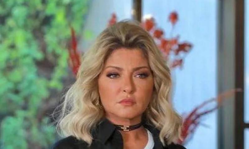 الفنانة علا غانم