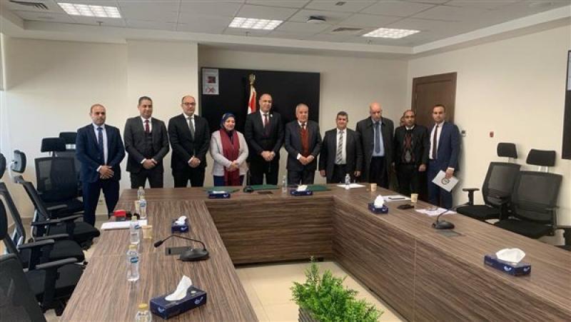 نقل الكهرباء توقع عقود تحويل الخطوط الهوائية لأرضية،فيتو