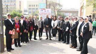 رئيس جامعة عين شمس يفتتح معرض منتجات الشركات المصرية