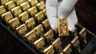 الذهب يواصل التراجع ويفقد 300 جنيه، وتوقعات باستقرار الأسعار محليا
