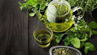 فوائد الشاي الأخضر في شهر رمضان، يرطب الجسم ويمنحه الطاقة