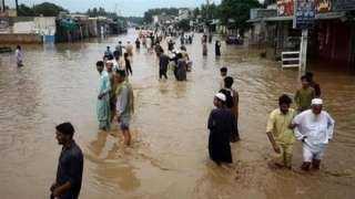 مصرع 14 شخصا بسبب الأمطار والعواصف في باكستان