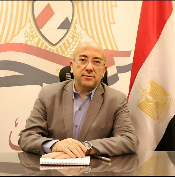 الدكتور محمد الغمري أمين لجنة التعليم
