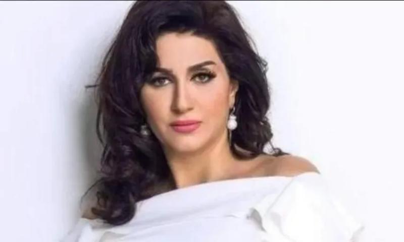 وفاء عامر