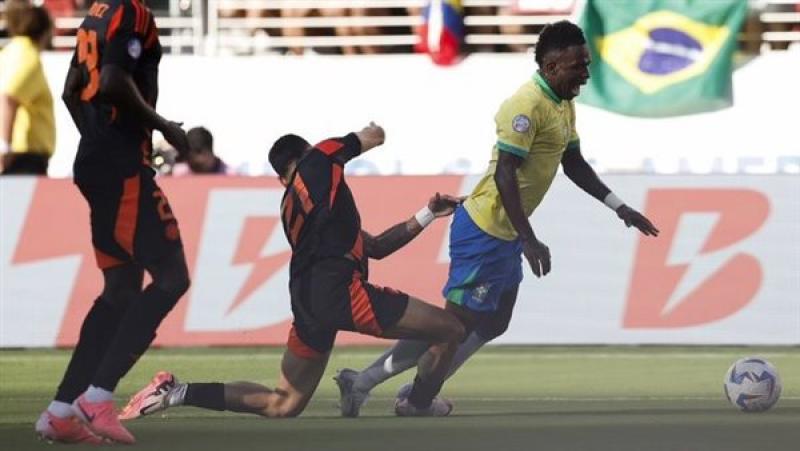 ركلة جزاء فينيسيوس غير المحتسبة