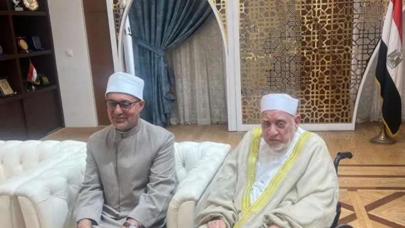 مفتي الجمهورية يستقبل الدكتور أحمد عمر هاشم