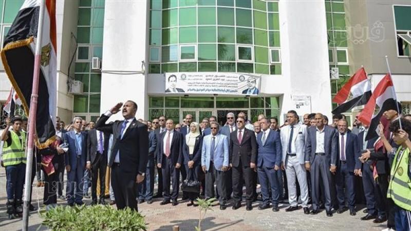 رئيس جامعة بني سويف شارك في تحية العلم