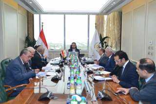 وزير التموين يعقد اجتماعًا مع شركة الإسكندرية للزيوت والصابون لبحث خطط التوسع