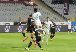 الزمالك يتعادل سلبيًا مع المصري في الدوري