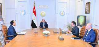 الرئيس السيسي يجتمع مع رئيس الوزراء ووزير الصحة لاستعراض محاور عمل المجموعة الوزارية للتنمية البشرية