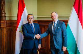وزير الداخلية المجرى يشيد بدور مصر في تحقيق الاستقرار في منطقة الشرق الأوسط وشمال إفريقيا