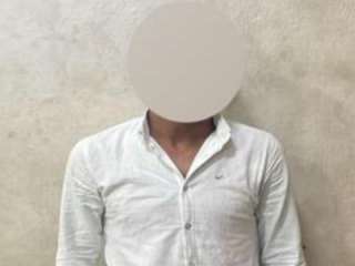 سائق ”توك توك” يتحرّش بسيدة ويستولي على أموالها بالقطامية