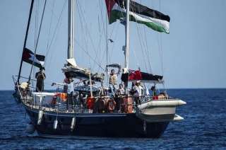 فرنسيان من ناشطي السفينة مادلين قبلا ترحيلهما من إسرائيل وأربعة رفضوا