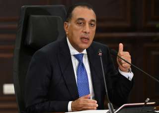 رئيس الوزراء يتابع موقف تقديم خدمات الشهر العقاري من خلال منافذ البريد