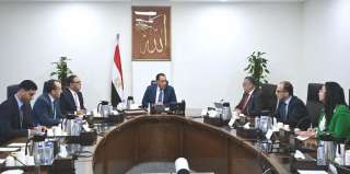 رئيس الوزراء يتابع مع «رئيس اقتصادية المثلث الذهبي» عدداً من ملفات العمل