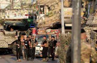 الجهات الفلسطينية تسلم دفعة جديدة من سلاح المخيمات للجيش اللبناني