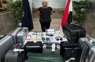 القبض على سائق نقل ذكي سرق 9 حقائب من سيدتين أجنبيتين بعد توصيلهما بالتجمع الأول