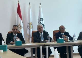 وزير التعليم العالي: عدد الوافدين في مصر وصل لـ125 ألفًا و60 ألف طالب بالدراسات العليا
