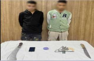 ضبط متهمين حاولا سرقة سائق نقل ذكي تحت تهديد السلاح بالجيزة