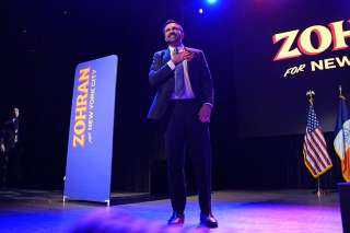 زهران ممداني.. مهاجر آسيوي يضع نيويورك عند ”مفترق طرق”