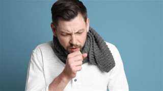 السعال الجاف المستمر: أسباب غير متوقعة ولا ترتبط بنزلات البرد