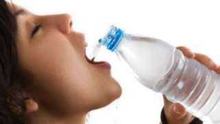 شُرب الماء بانتظام.. عادة بسيطة تحمي من أمراض خطيرة
