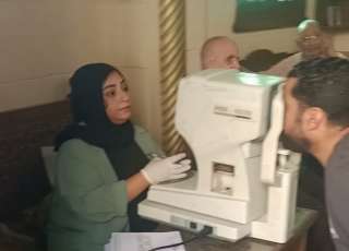 برعاية نجلاء الإمبابي .. قافلة طبية بالزيتون والأميرية و20 عملية مياه بيضاء مجانًا