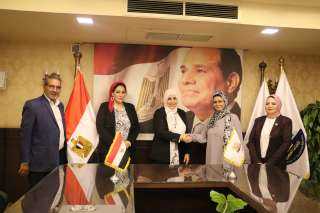 أمانة المرأة بحزب ”المصريين“ تطلق أول منصة رقمية لدعم المشروعات متناهية الصغر وريادة الأعمال تحت اسم «كوني مؤثرة»