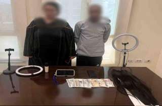 ضبط ربة منزل وزوجها لنشر مقاطع غير لائقة على مواقع التواصل الاجتماعي