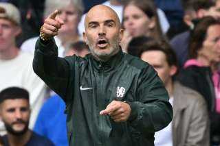 ماريسكا يعلن تشكيل تشيلسي لمواجهة بيرنلي في الدوري الإنجليزي