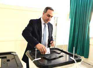 الأمين العام لمجلس النواب يدلي بصوته ويؤكد الانتخابات ركيزة أساسية للتعبير عن إرادة الناخبين