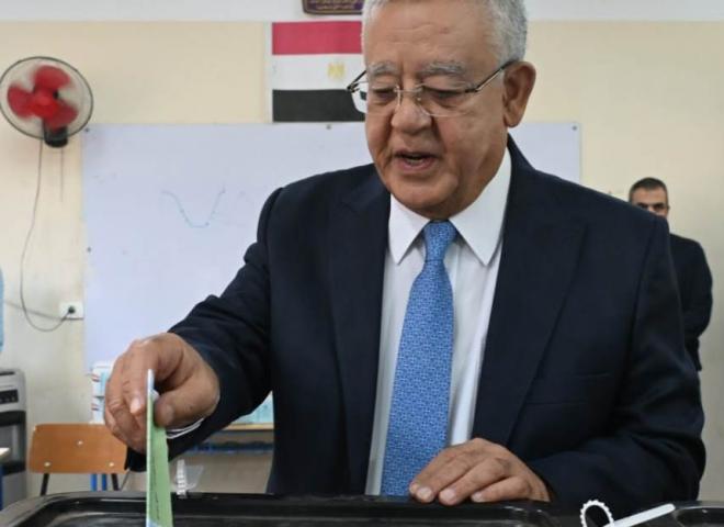 جبالي يدلي بصوته في انتخابات مجلس النواب ويؤكد المشاركة واجب وطني وحق دستوري أصيل