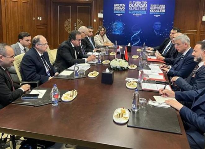 وزير الصحة يبحث سبل تعزيز التعاون المشترك مع نظيره التركي